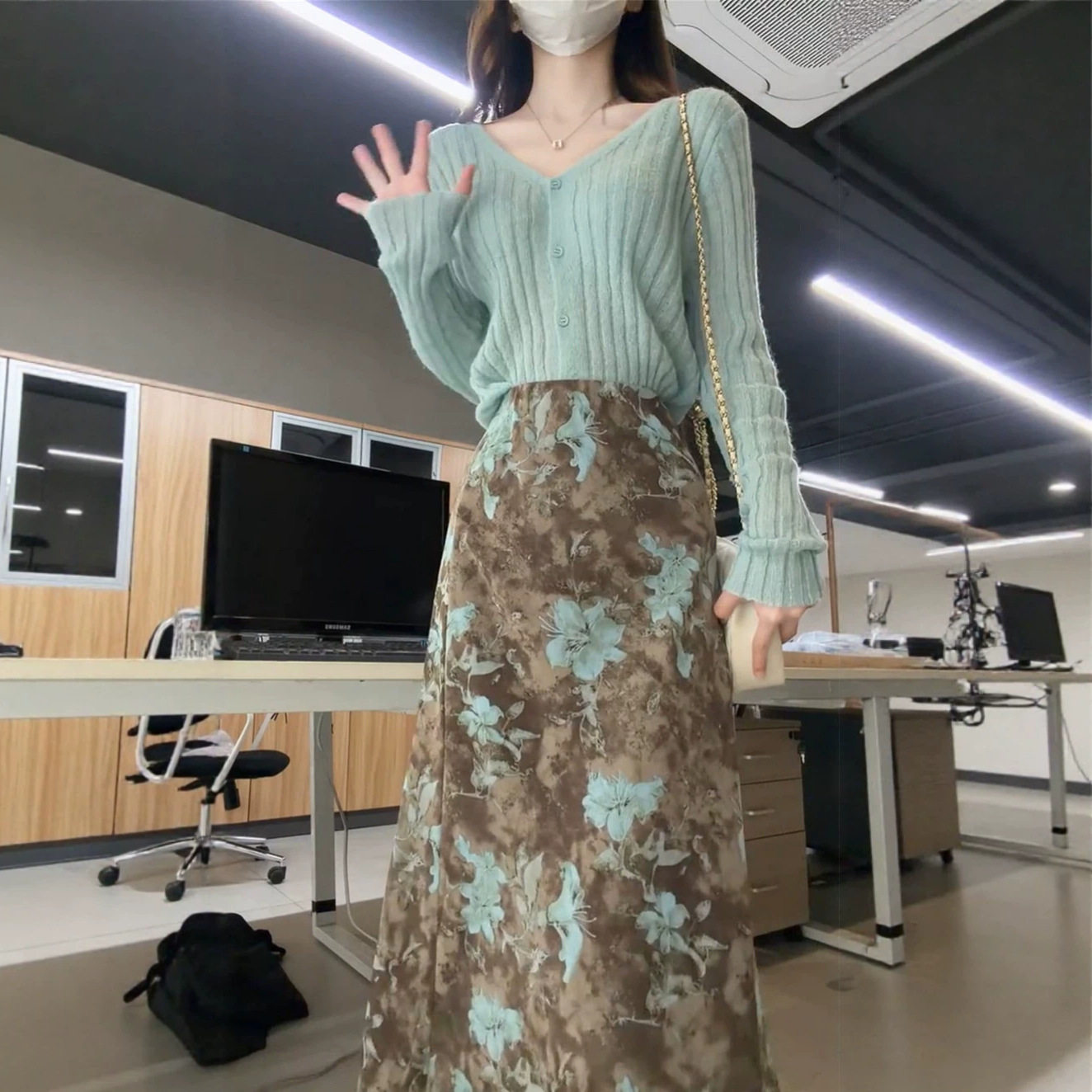 套装两件套裙子女2026秋季新款针织开衫长裙一整套秋季女装穿搭