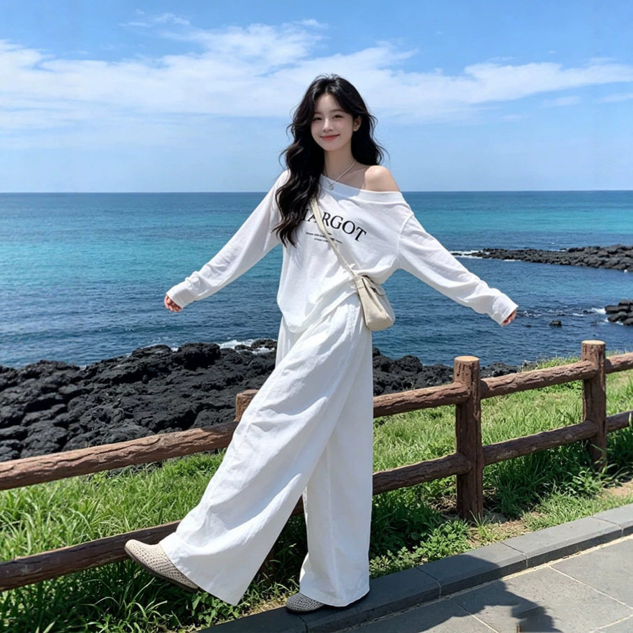 巨好看女装穿搭一整套时尚休闲减龄露肩长袖上衣阔腿裤休闲套装秋