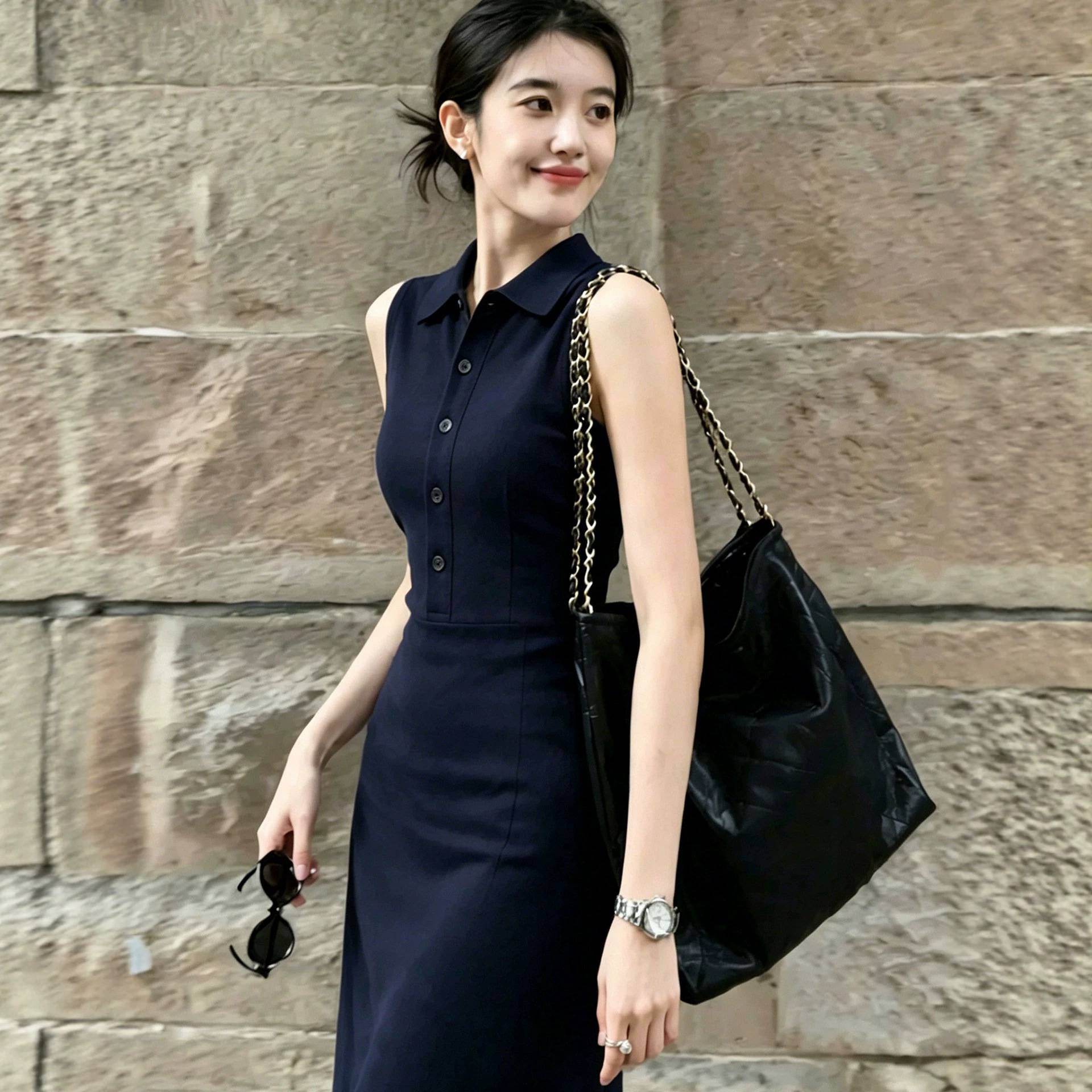 法式赫本风高级感藏青色连衣裙女2026新款收腰气质通勤无袖裙子