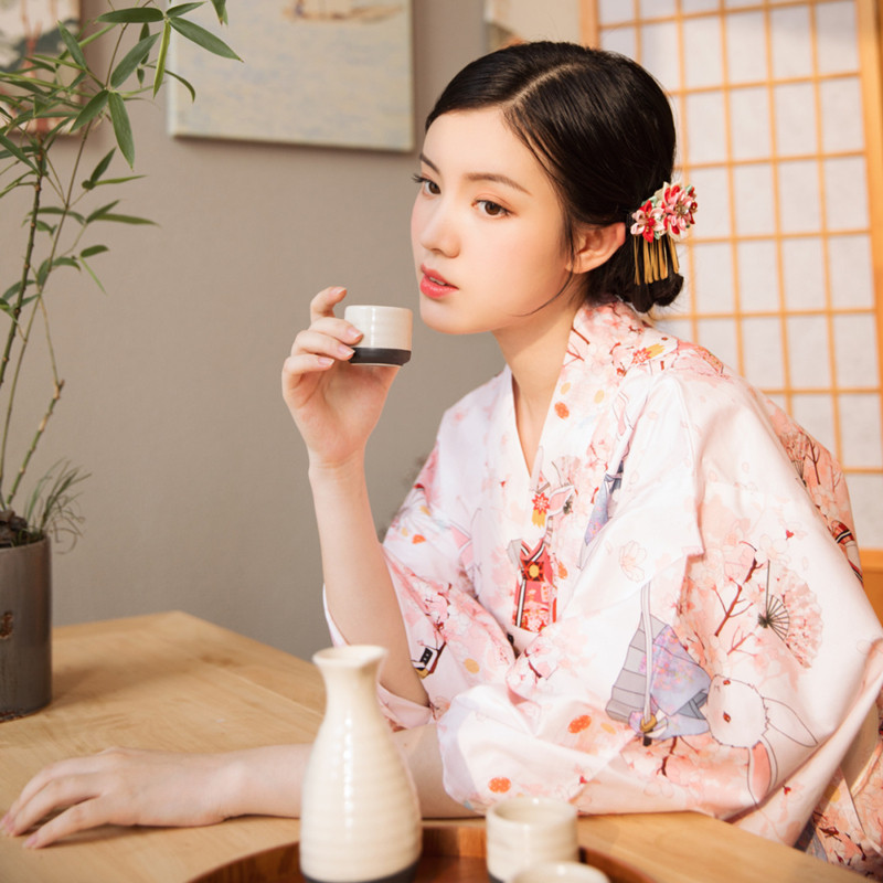 和服女改良祈愿兔日式