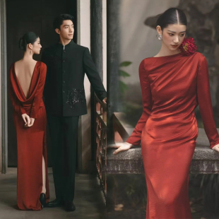 影楼复古民国中式 礼服馆婚纱照礼服 美学园林风优雅露背酒红设计款