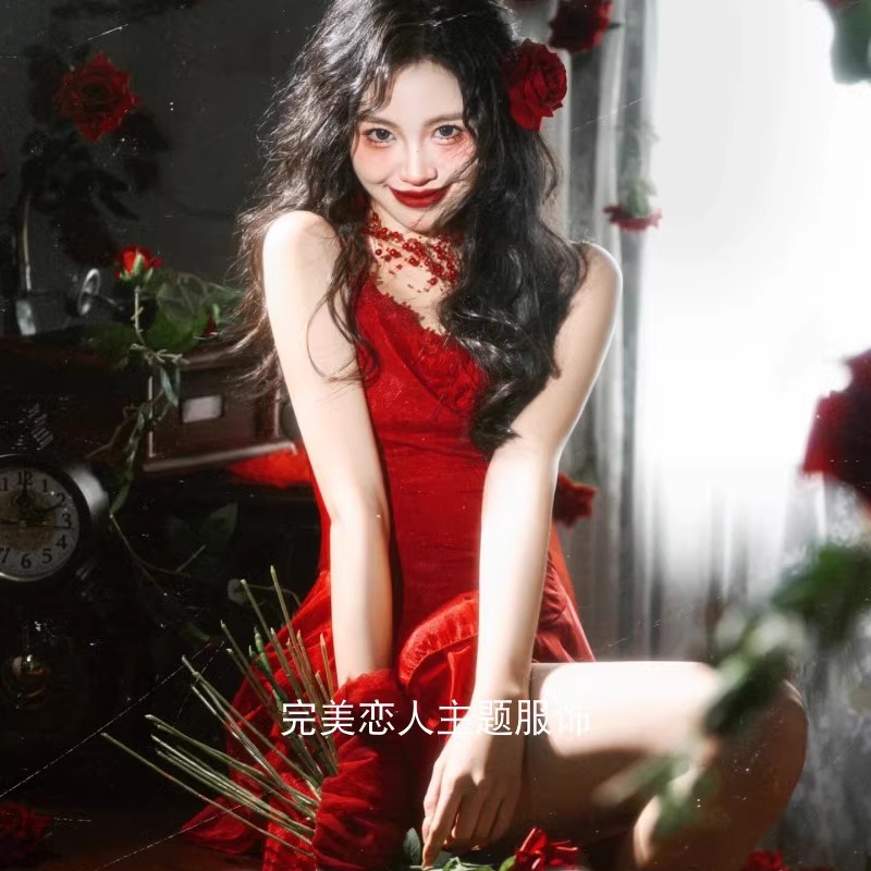 影楼新款暗黑系拍照服装少女个性怪诞写真摄影氛围感艺术照连衣裙