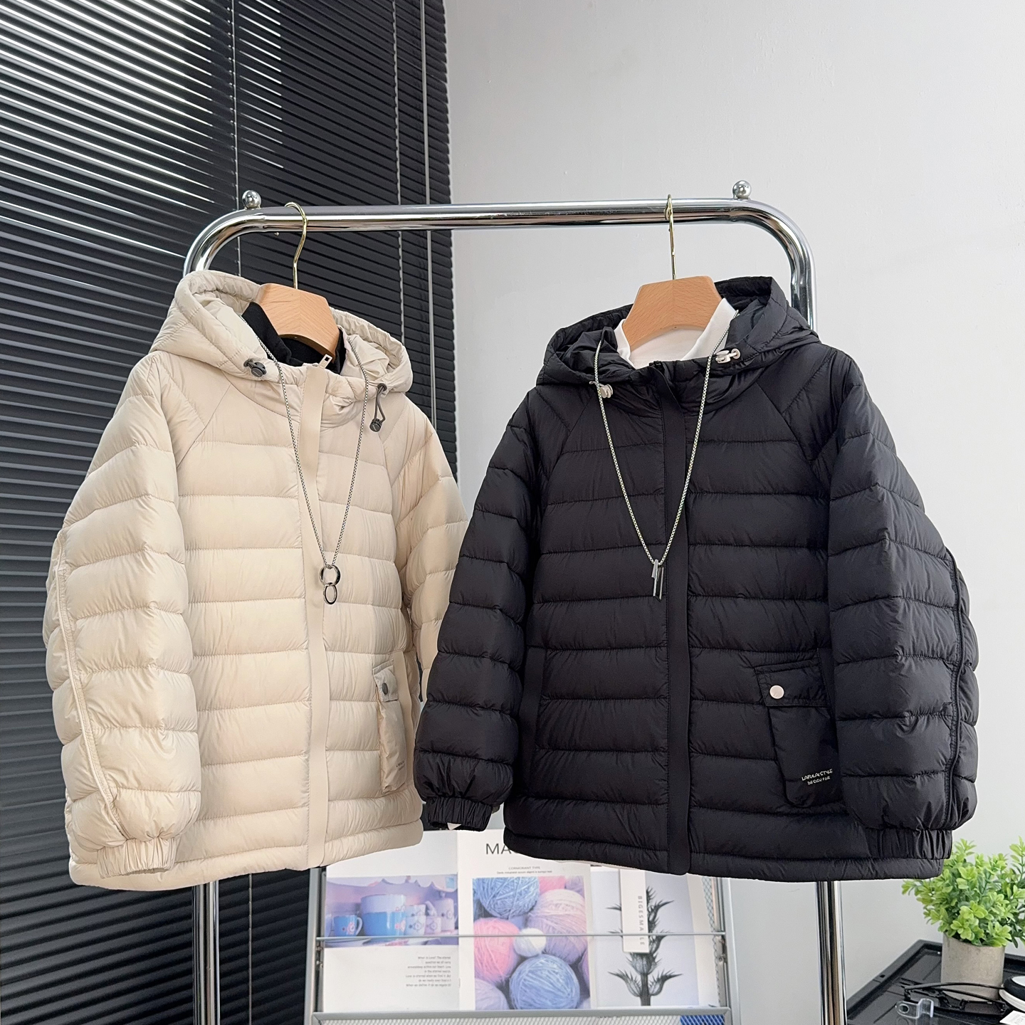 啦芙莱童装儿童轻薄连帽羽绒服