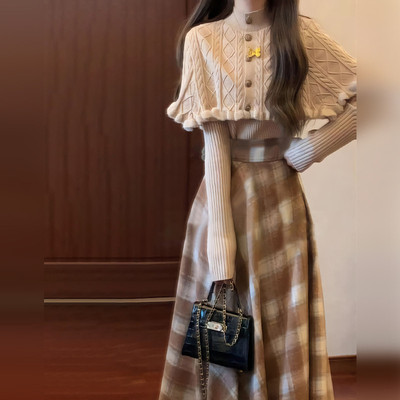 法式千金风斗篷毛衣连衣