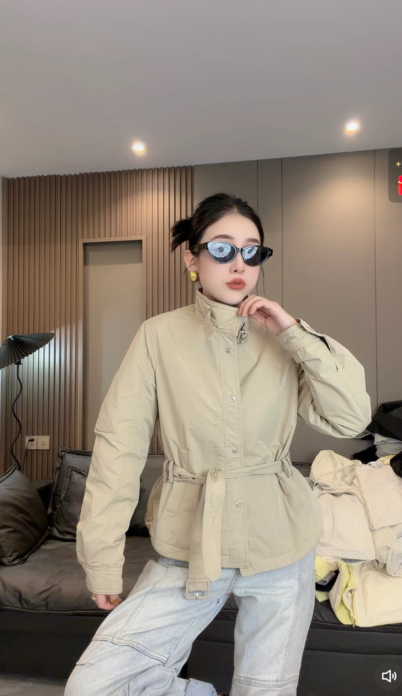 欧货2026春秋新款巨好看的立领短款加棉风衣韩系收腰显瘦外套女