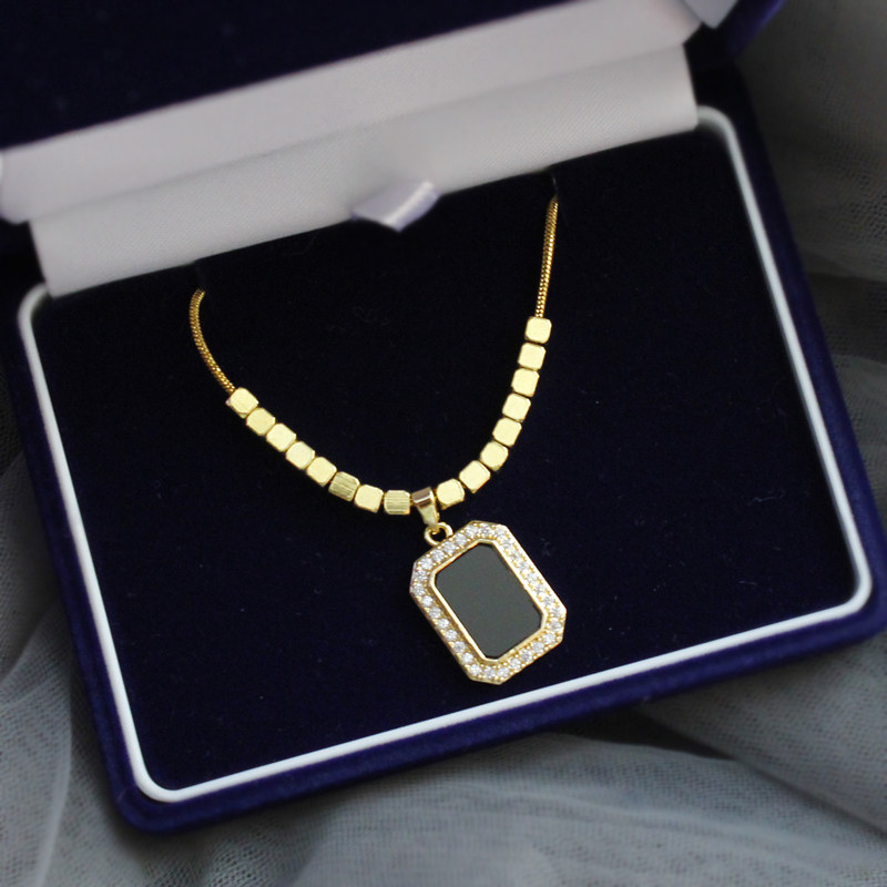 不褪色高级感黑色方块项链女小众设计碎金子毛衣链轻奢百搭锁骨链