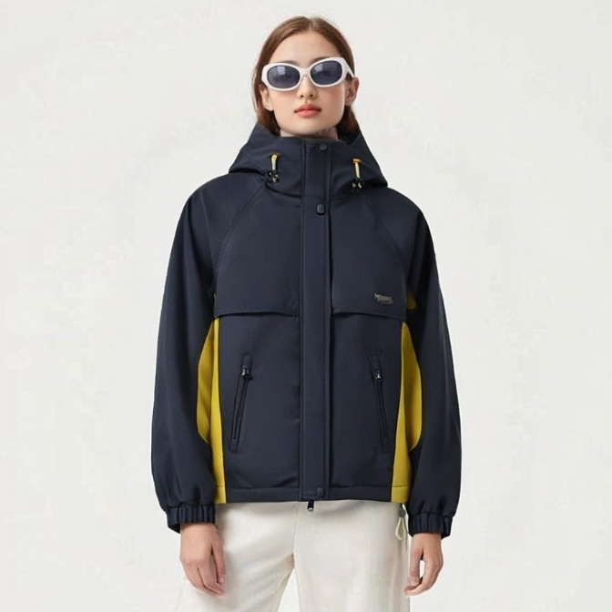 2025秋冬欧韩加绒外套女连帽拼色宽松保暖休闲冲锋衣夹克上衣潮