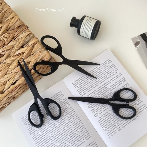 好用高级纯黑色剪刀手工