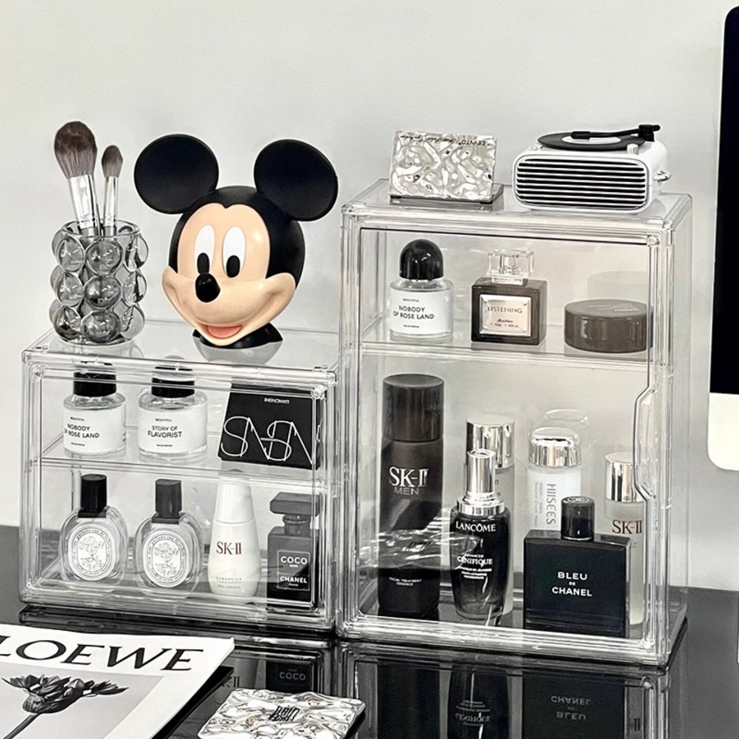 桌面高级感化妆品收纳盒护肤品防尘大容量收纳柜梳妆台香水置物架