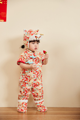 婴儿拜年服红色锦鲤棉服连体衣 外出抱服