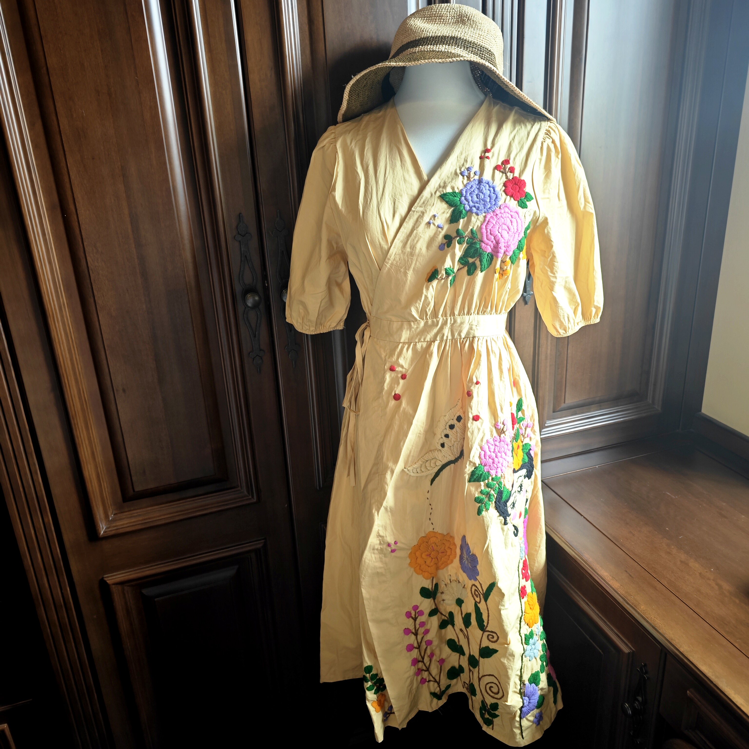 赢在面料 鹅黄色女款迷领连衣裙连衣裙