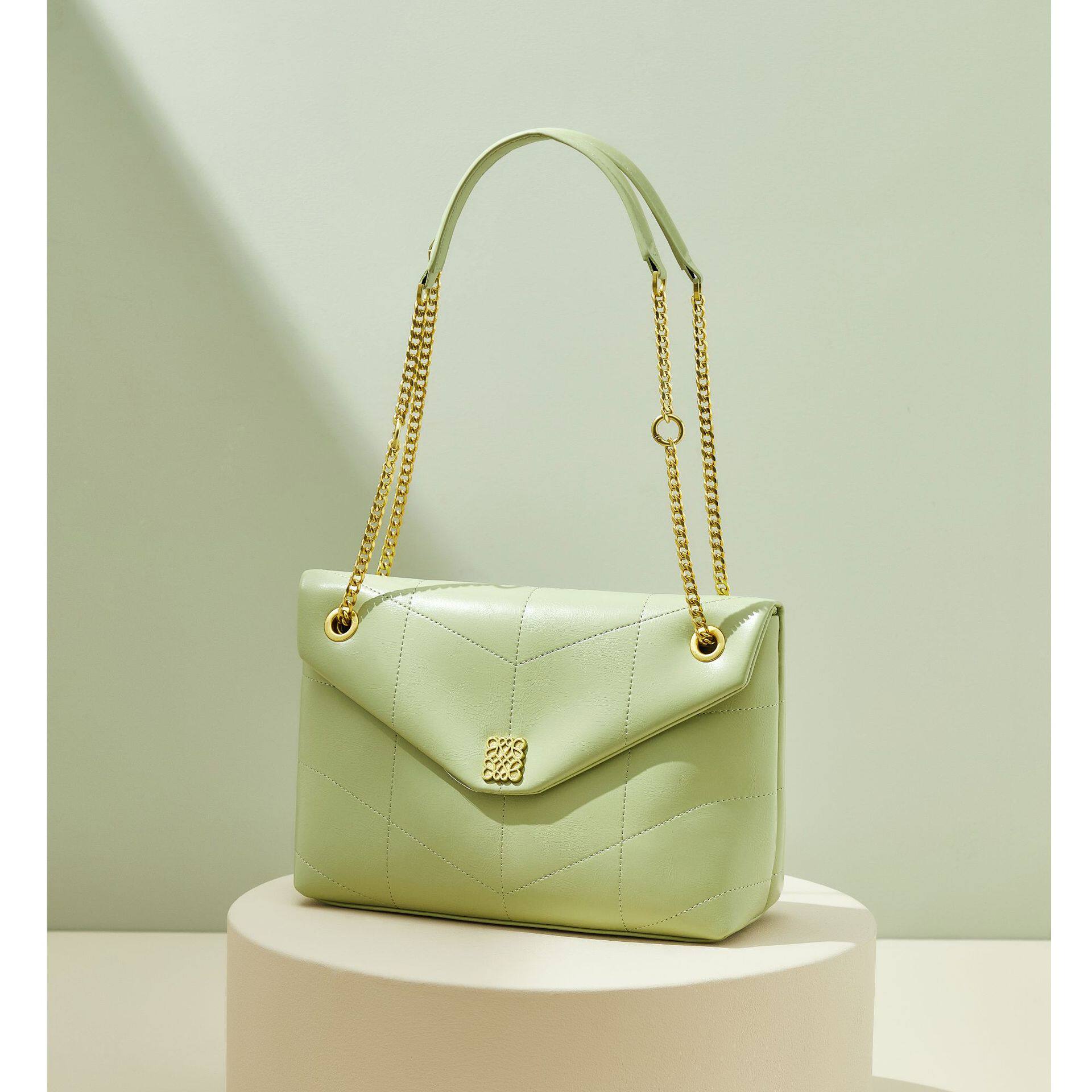 嫩绿夏小斜挎女包小众设计真皮新款百搭简约轻奢感链条腋下包肩包