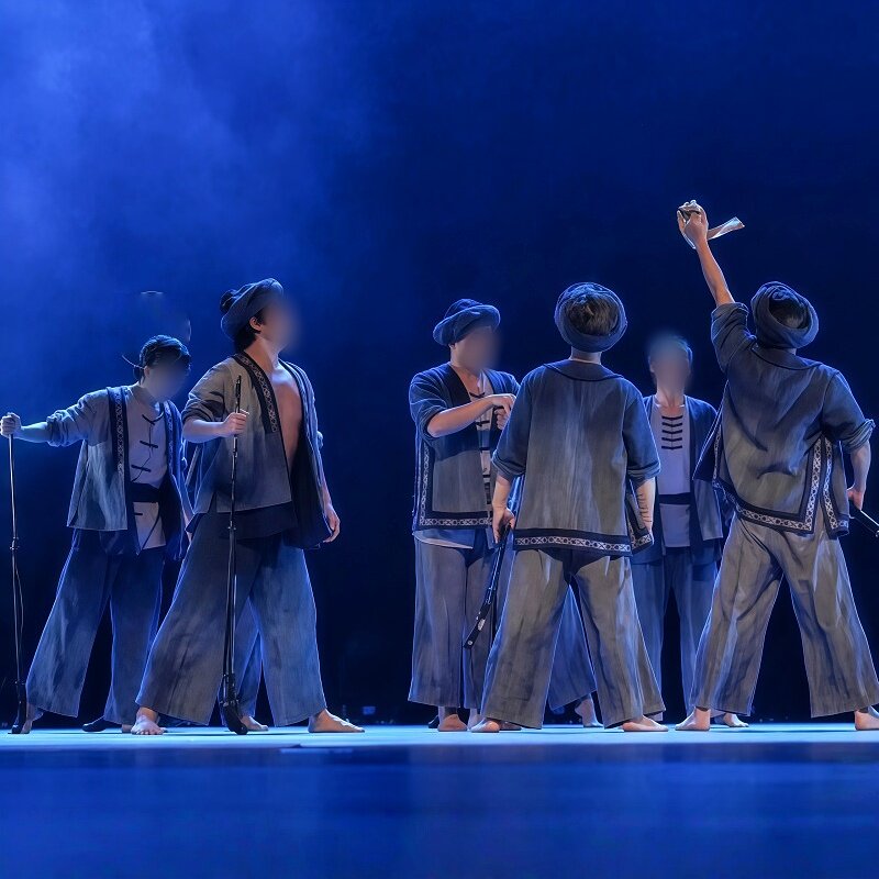 男子民族民间群舞《永远的嗅枪队》同款舞蹈演出表演服专业定制w