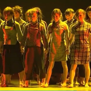 女子群舞第九届荷花奖《活着1937》专业定制同款舞台演出表演服W