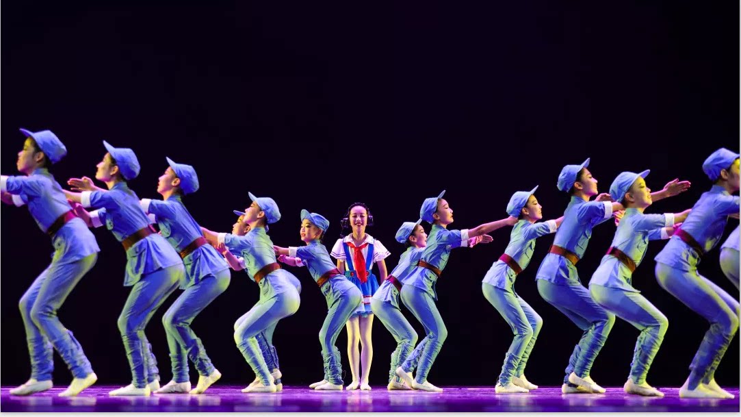 第十届穿过岁月的电波小荷风采舞蹈服战地花开别样红红军演出服