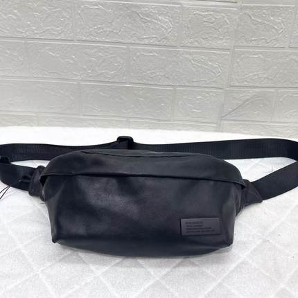 孤品超酷~西班牙PULL&BEAR男女通用休闲百搭斜挎胸包腰包