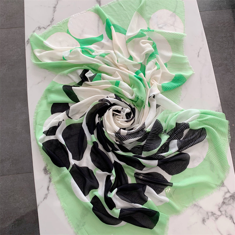 羊绒莫代尔 秋新披肩围巾女高端柔软细腻花色 丝巾时尚百搭大方巾,服饰配件/皮带/帽子/围巾,围巾/丝巾/披肩,淘宝优惠券,粉丝福利购,淘宝优惠卷