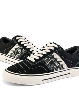 【正品】男女竞向串标防滑耐磨运动休闲鞋K0CX5CS80D-990