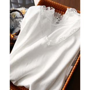 打底T恤 简约细节美宽松镂空刺绣蕾丝拼接V领长袖 淘么淘 五分甜