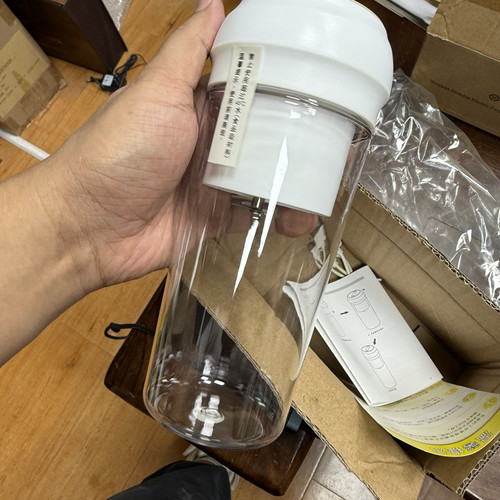 电动果汁杯，默认电池坏，会修的有福