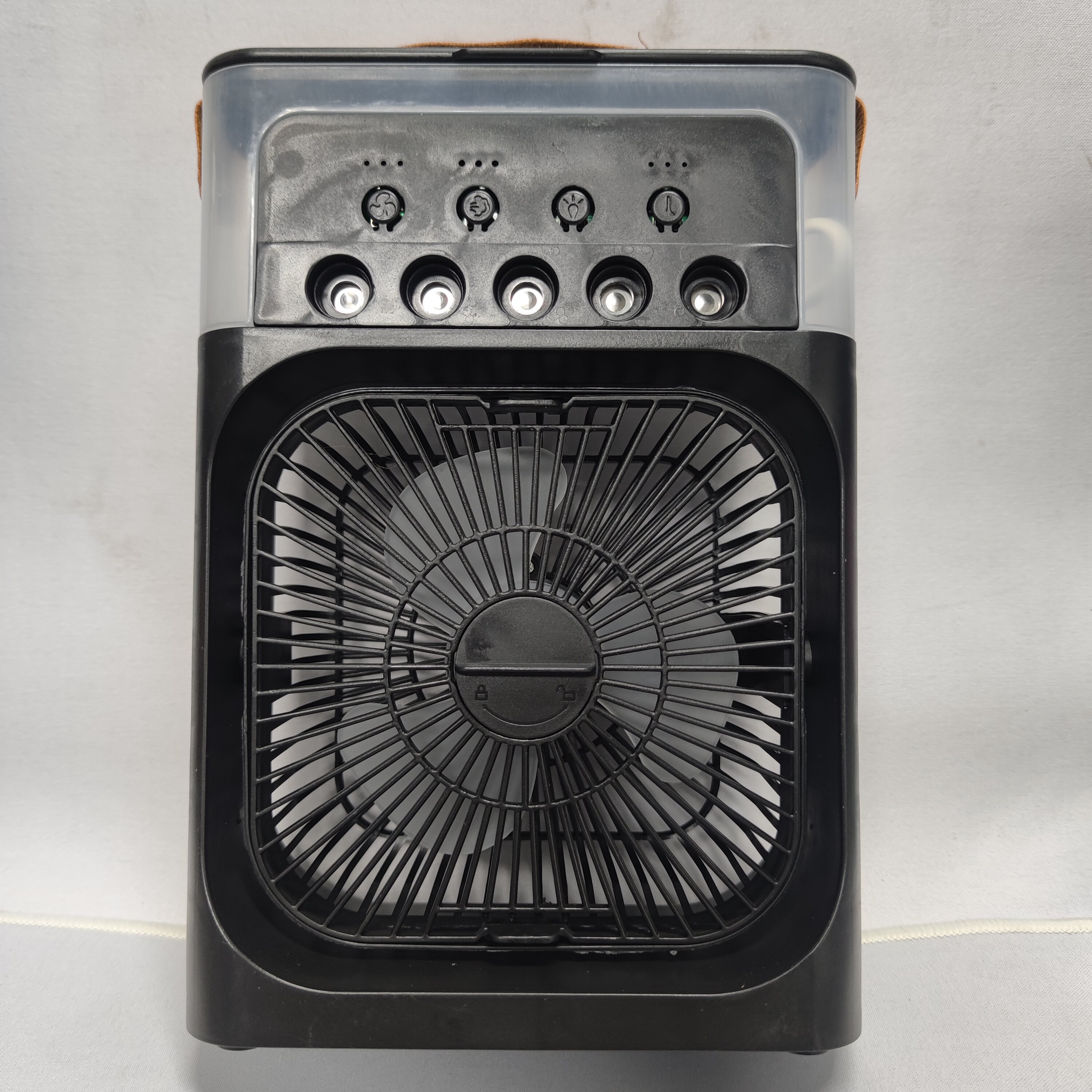 桌面风扇 七彩灯 加湿 加香薰 冰感十足 超强风力 颜色款式随机发