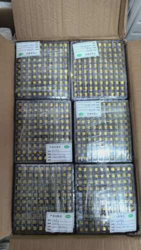 修耳机用的。聚合物电池400909。