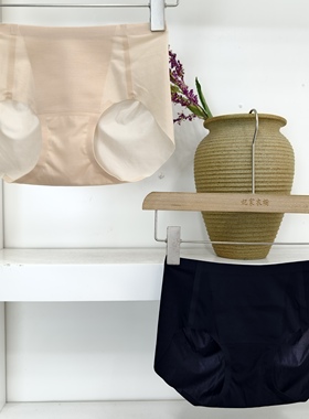 gn超薄无痕点胶牛奶丝25新款出口韩国原单包臀透气女士内裤三角裤