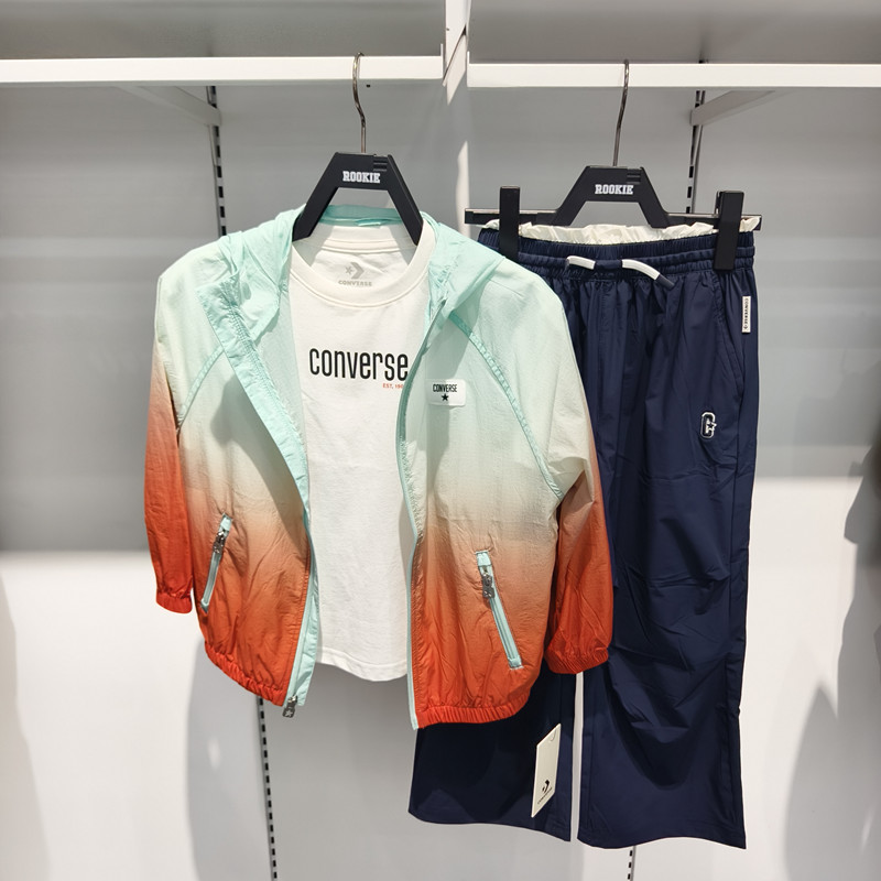 CONVERSE匡威26年春夏款儿童绿橙渐变拉链外套连帽夹克CV2622494