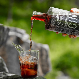 云南发货源自香格里拉漫游者草莓金酒RAMBLER STRAWBERRY GIN纯饮