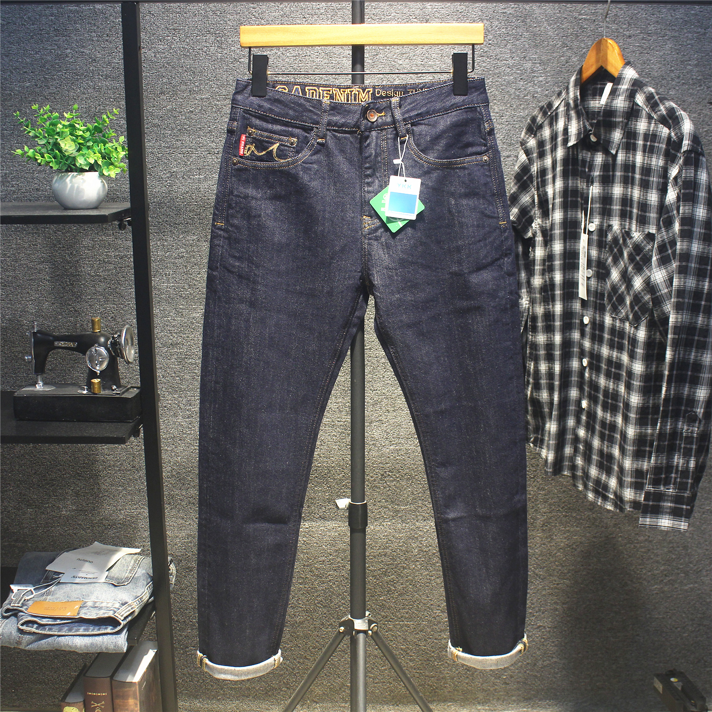 欧版深蓝色修身小直筒牛仔裤