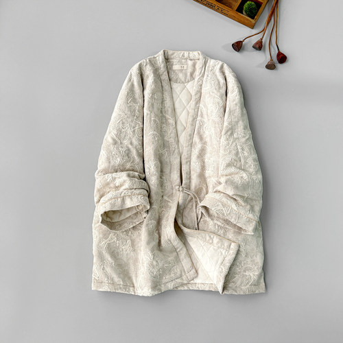 复古新中式V领盘扣刺绣棉服外套