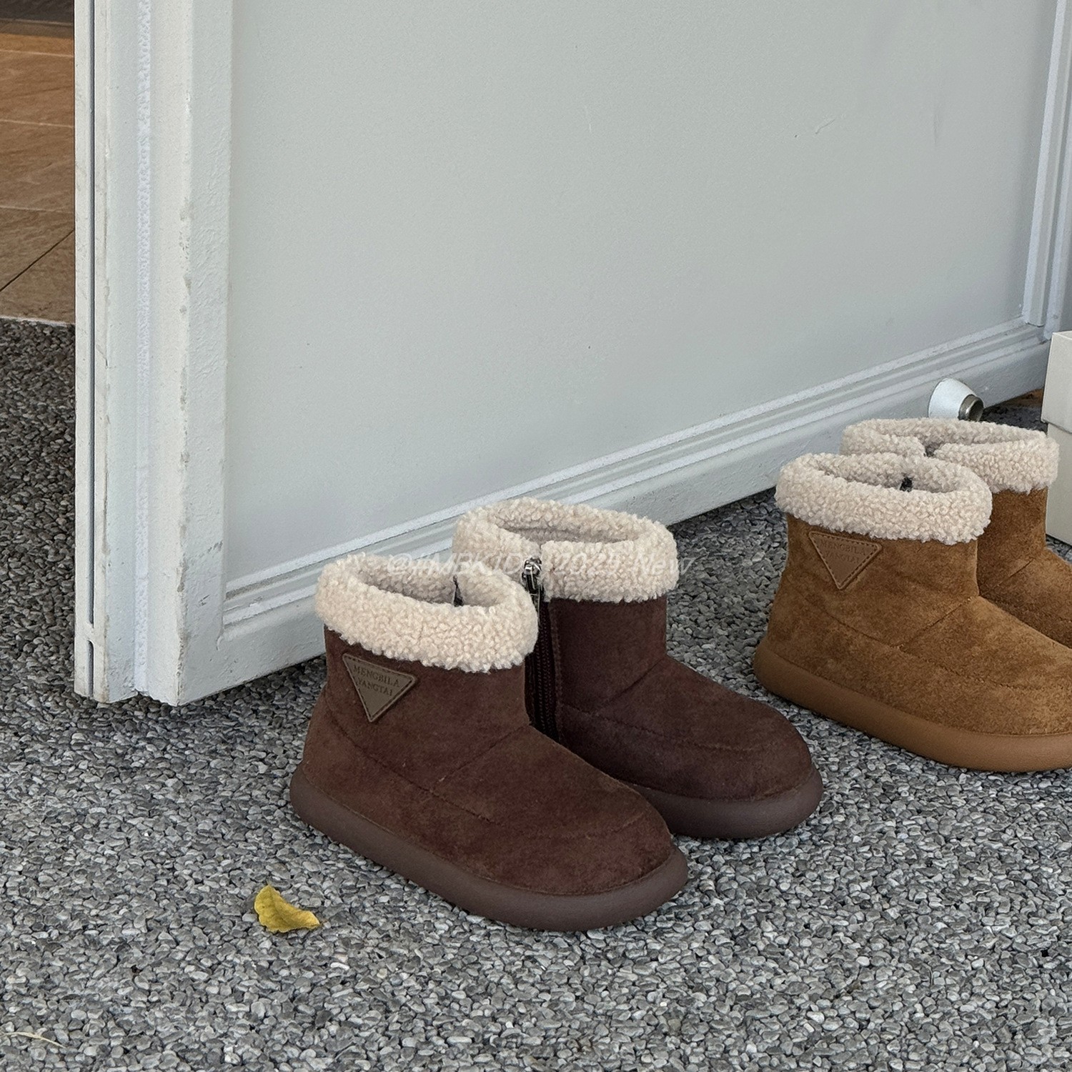 2025冬季新款儿童加绒保暖短靴