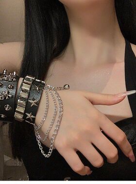 新款酷女孩朋克pu皮铆钉手链个性骷髅街舞配饰嘻哈手环宽手镯潮男