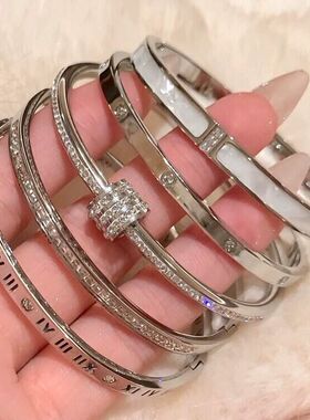 轻奢高级感满钻手镯女2025爆款银色钛钢手链手环新款情侣手饰品