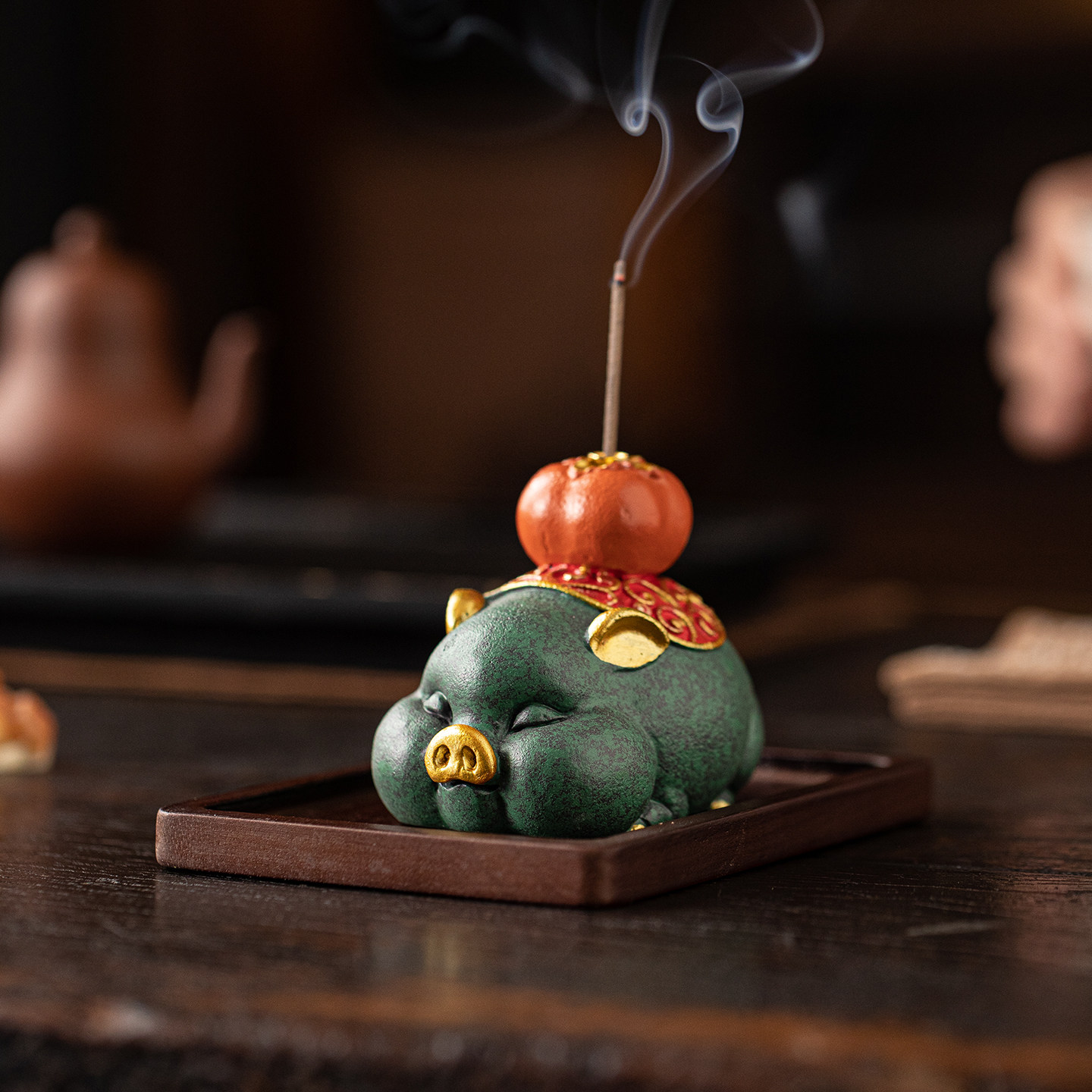 创意可爱诸事顺利招财猪摆件生肖猪柿子线香插香托桌面摆件装饰品