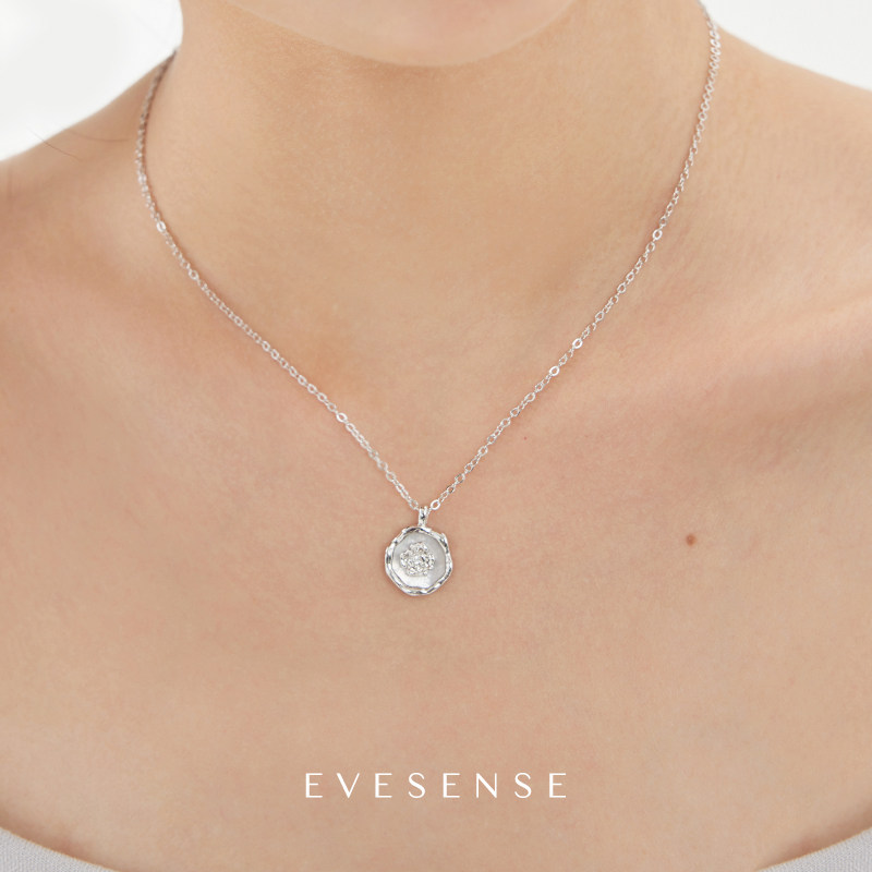 EVESENSE镶钻白贝山茶花项链高级感原创小众银色精致轻奢锁骨链女