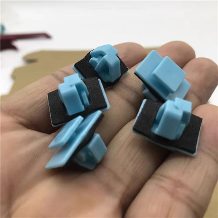 现代ix25胜达ix35菲斯塔车门外饰板门槛下侧裙底大边护板卡扣卡子