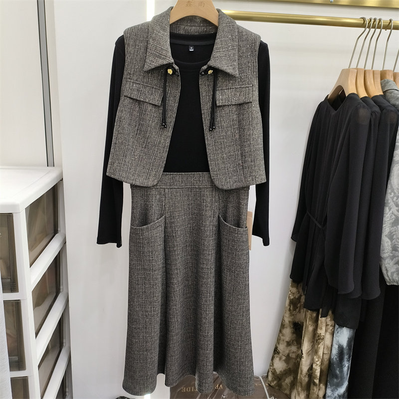 鑫雨24A-09B当季新品2024秋季流行女士高档两件套长袖连衣裙套裙