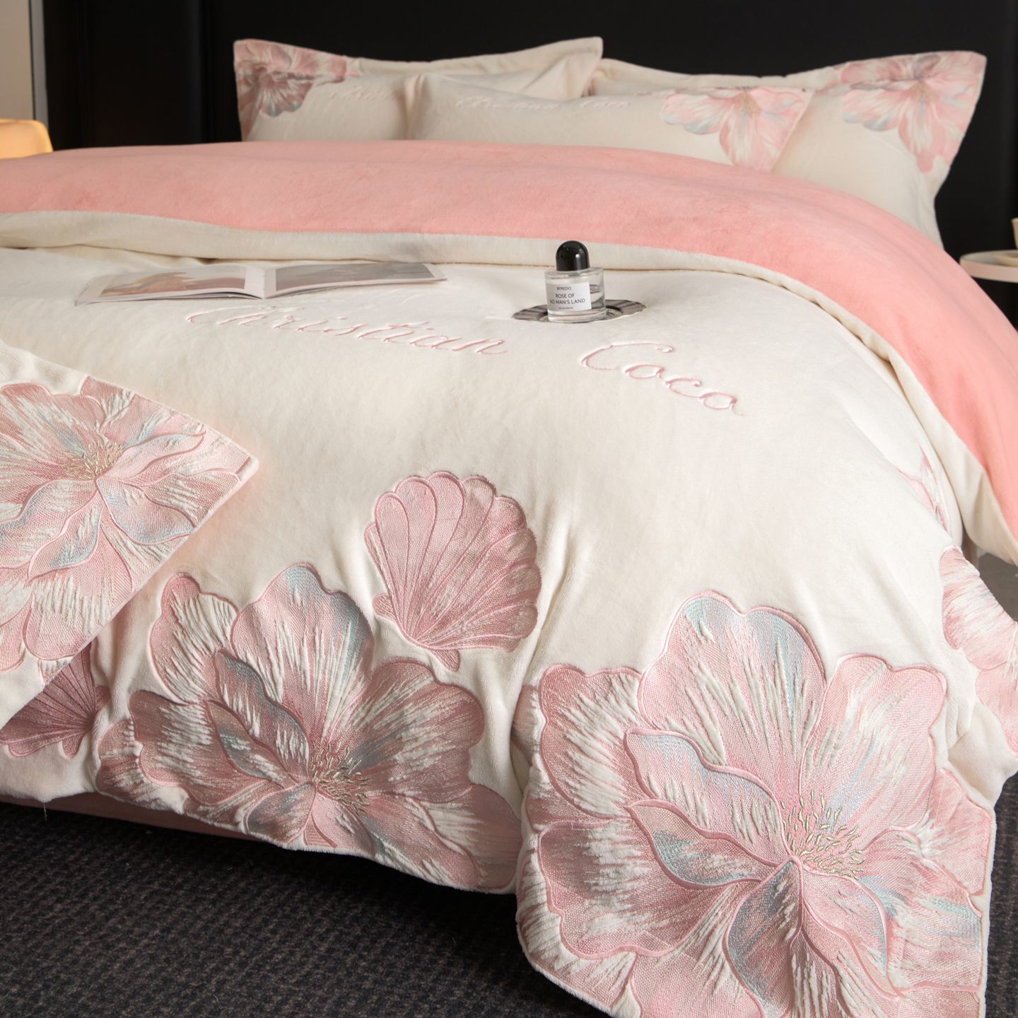 冬季牛奶绒四件套宝宝绒刺绣珊瑚绒保暖床单被套三件套厚床上用品