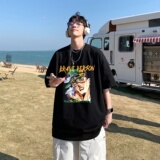 黑色