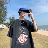 黑色