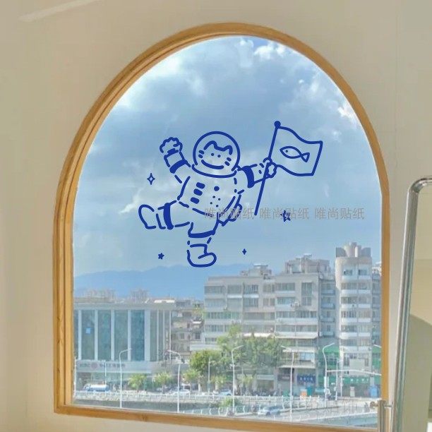 太空猫咪宇宙员卡通小猫可爱图案个性创意玻璃门窗户房间墙贴纸画