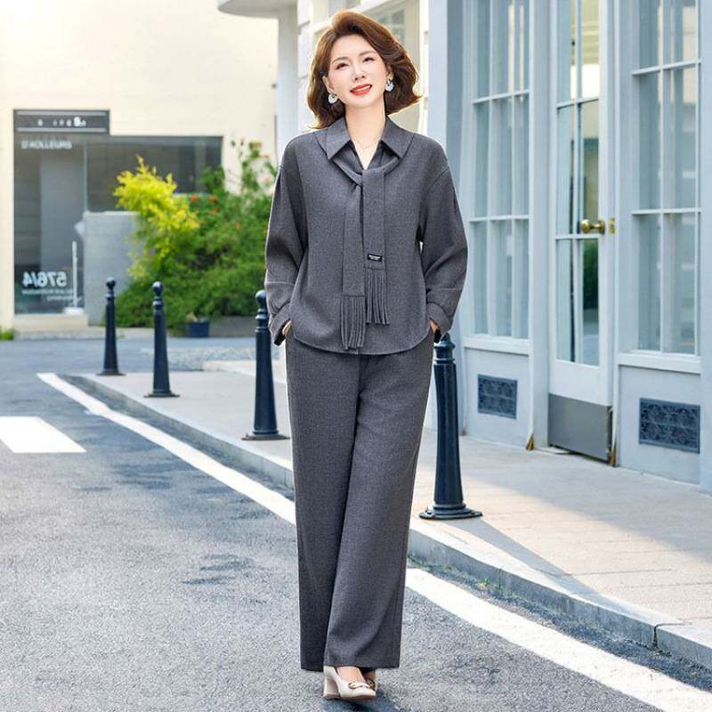 专柜品牌中老年女装春秋休闲套装时尚新款妈妈宽松上衣中老年女装