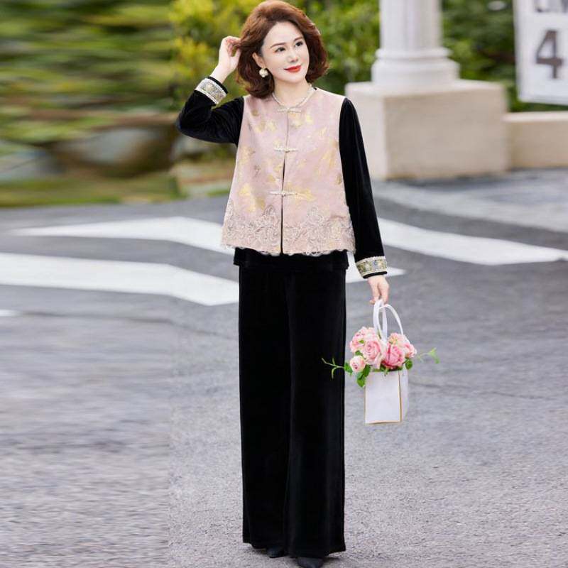 专柜品牌妈妈春装国风金丝绒套装新款今年流行中老年女装马甲上衣