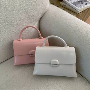 专柜品牌高级质感小包包女式2026新款春季百搭斜挎包时尚超火手提