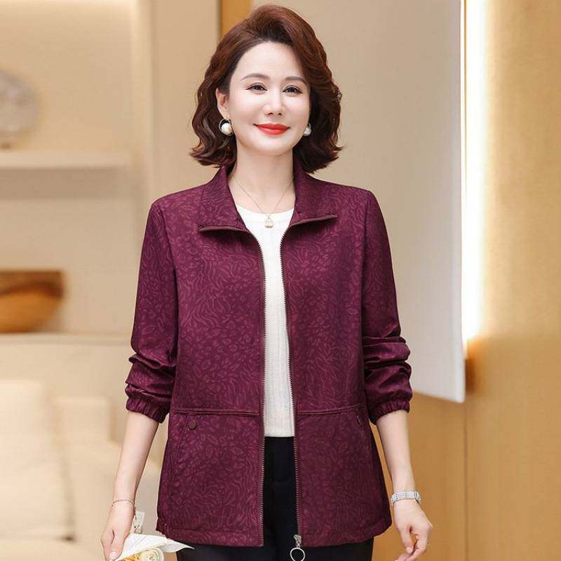 专柜品牌妈妈春装外套时尚薄款夹克衫洋气中老年人女装春秋奶奶老