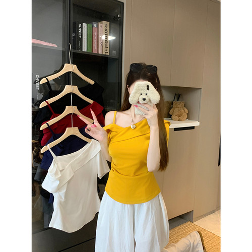 大码女装胖mm纯欲风设计感斜领吊带短袖T恤2025夏季气质显瘦上衣