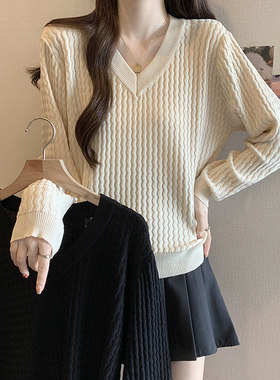 休闲风V领坑条长袖毛衣女秋冬大码胖妹妹百搭气质显瘦简约打底衫