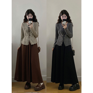 微胖2025秋装新款胖mm大码女甜美坑条针织上衣中长款半身裙套装