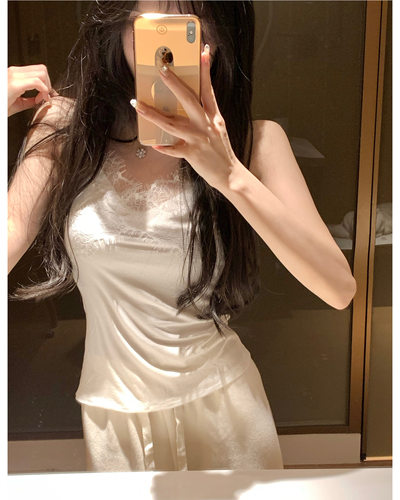 Yumeo钰 bi入！纯情小白兔 蕾丝性感纯欲显瘦吊带